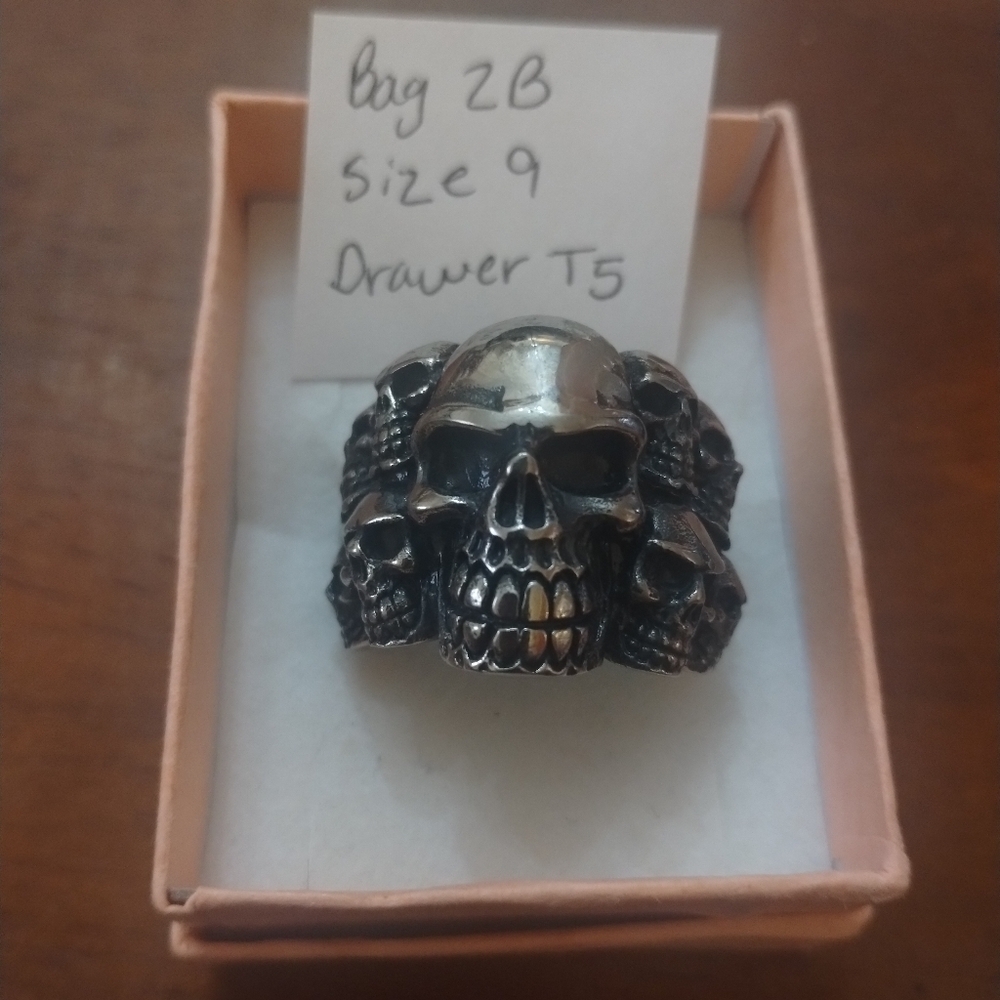 New men's biker skull punk goth stainless steel ring size 9